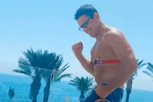 ΒΙΝΤΕΟ - έπος ο Τορναρίτης: Γυμναστική και χορός στο δωμάτιο! 