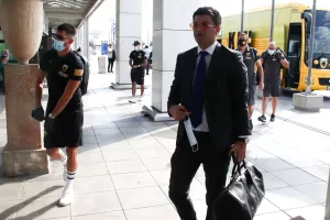 ΑΕΚ: Με μάσκες η αναχώρηση για Θεσσαλονίκη (φώτος)
