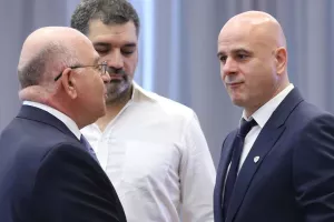 ΑΠΟΦΑΣΗ Τιμούρ…