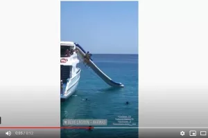 (ΒΙΝΤΕΟ - Ομόνοια) Βούτηξαν απ΄το πλοίο! 
