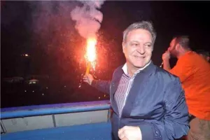 ΑΝΤΙΔΡΑΣΗ οπαδών Ομόνοιας με... Υπουργό και Πρόδρομο