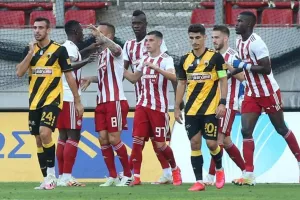 Τραυματίστηκε αστυνομικός στο Ολυμπιακός-ΑΕΚ