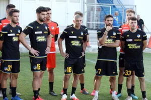 (ΦΩΤΟΣ) Το μέλλον του ΑΠΟΕΛ - Τους ΑΞΙΟΛΟΓΕΙ ο Μαρίνος