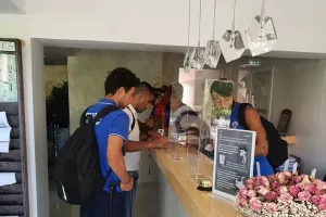 Check in η "Κυρία" (ΦΩΤΟΣ)