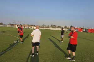 ΦΩΤΟΣ/"Πρώτη προπόνηση στο σπίτι μας" 