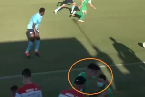 Ομόνοια/Με μάσκες στον πάγκο 