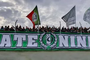 ΘΥΡΑ 9: "Σας περιμένουμε, όλοι εκεί"