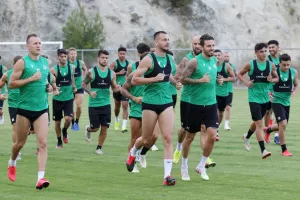 "ΠΡΑΣΙΝΑ" ΚΛΙΚΣ από την προπόνηση