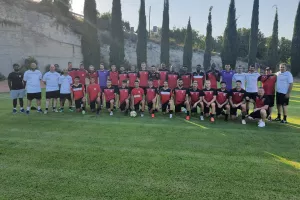 (ΦΩΤΟΣ) Πρώτη στα Λεύκαρα