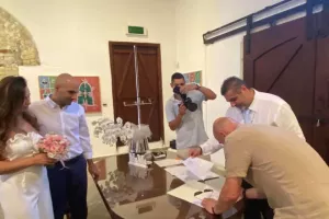 ΓΑΜΟΣ με κουμπάρους τους Τιμούρ και Μιχάλη (ΦΩΤΟΣ)