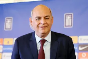 Γραμμένος: «Πρέπει να είναι ο φάρος που μας οδηγεί το 2004»