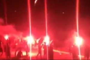 Οι ΑΕΛίστες έκαναν... πανικό (βίντεο)
