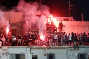 ΦΟΒΕΡΟ στο ΟΦΗ - ΠΑΟΚ/ Sold out οι... ταράτσες! (φώτο)
