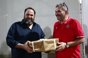 Το δώρο του Δημήτρη στον Μαρινάκη