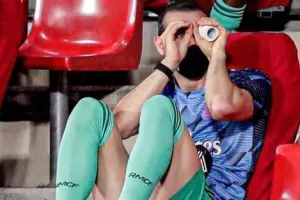 Τι ΒΛΕΠΕΙ ο Bale;;;