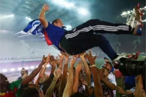 Πέταξαν στον... αέρα τον Μαρτίνς! (Φώτος)