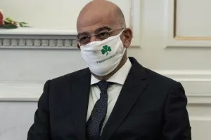 Ξανά με μάσκα Παναθηναϊκού ο Έλληνας ΥΠ.ΕΞ! (φώτος)