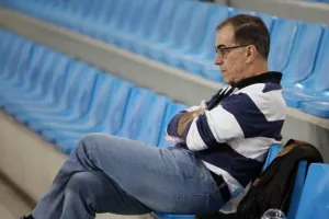 O Παπαέλληνας αναλύει το πως και το γιατί για την... αναστολή