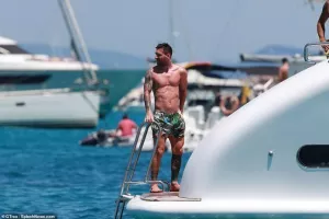 Στην Ίμπιζα...
