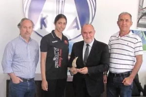 ΚΟΑ/Ο πρόεδρος συναντήθηκε με τη Μαριλένα Μακρή (φώτος)