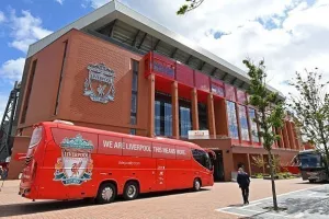 ΦΩΤΟΣ-ΒΙΝΤΕΟ από Liverpool - Πανηγυρικό κλίμα και υποδοχή