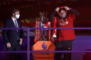 Το... ΣΗΚΩΣΕ η ΛΙΒΕΡΠΟΥΛ! (ΒΙΝΤΕΟ/ΦΩΤΟΣ)