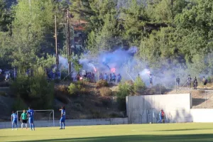 ΧΑΜΟΣ... οι Μαχητές με καπνογόνα/ΦΩΤΟΣ