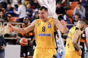 «Συνεχίζει στην ΑΕΚ ο Ματσιούλις»