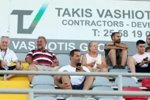Ανεπίσημο ντεμπούτο με νίκη ο Πάμπος (φώτος)