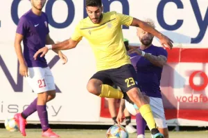 Ανεπίσημο ντεμπούτο με νίκη ο Πάμπος (φώτος)