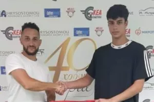 Ενεπλάκη σε τροχαίο/Δίπλα στον ποδοσφαιριστή η ομάδα