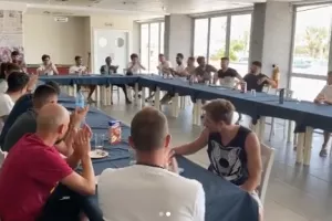 (ΒΙΝΤΕΟ) Γενέθλια σε… 6 γλώσσες!