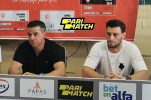 ΠΑΜΠΟΣ: "Το έχει μοίρα μου.../ Μια γροθιά για το μεγαλείο της Σαλαμίνας"