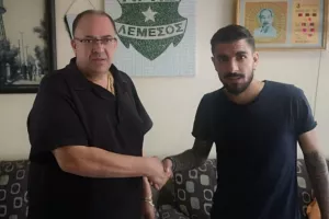 ΥΠΟΓΡΑΦΕΣ... με Ανδρέα Σταύρου 