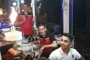 Τούρτα στον "κοντό" (βίντεο)