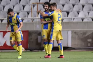 Γαλαζοκίτρινο το φιλικό με Λουντέμο και Τάμαρι (φώτος)