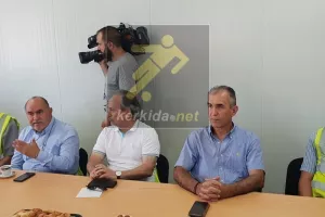 ΦΩΤΟΣ/Η σύσκεψη για το γήπεδο Λεμεσού