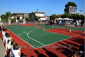 Ιτούδης: Έφτιαξε γήπεδο στα Τρίκαλα Ημαθίας (Φώτος)