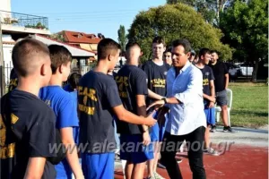 Ιτούδης: Έφτιαξε γήπεδο στα Τρίκαλα Ημαθίας (Φώτος)