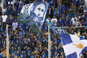 Tρελαμένοι Ανορθωσιάτες στα ττέλια!/ΦΩΤΟ του 95'