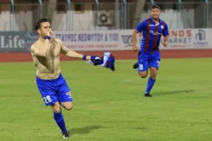 "Ένα μεγάλο ευχαριστώ για όλες τις στιγμές που ζήσαμε μαζί/Εις το επανιδείν" (Το ΑΝΤΙΟ του Βασίλη)