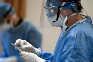 78 νέα κρούσματα και 3 νεκροί στην Ελλάδα