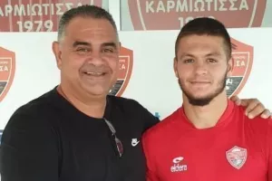 Έδωσε τα χέρια και με Χρυσοστόμου