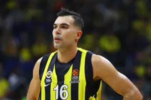 Ολυμπιακός: Εν αναμονή εξελίξεων για Σλούκα