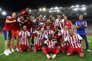 Η Θύρα 7 θα αποθεώσει τους πρωταθλητές μετά το ματς με την ΑΕΚ