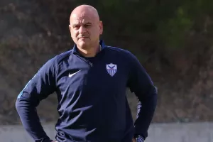 ΤΙΜΟΥΡ σε μπλουζάκι, σε ρόλο... ΚΑΘΗΓΗΤΗ! (Φώτο)