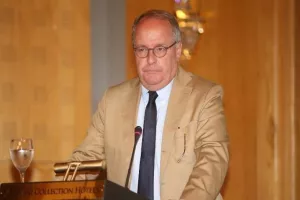 Χούμπελ: Έδειξε πως διαφωνεί για τον τελικό στις 30 Αυγούστου!