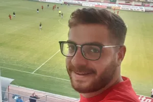 LIVE/φιλικά