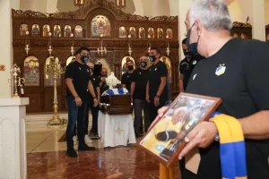 Φωτογραφίες από το ύστατο αντίο στον Αντωνάκη