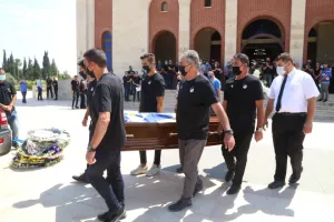Φωτογραφίες από το ύστατο αντίο στον Αντωνάκη